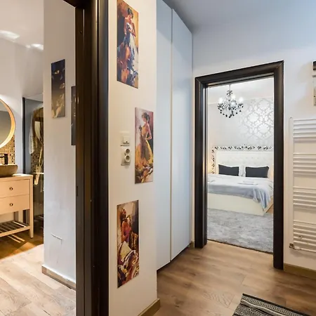 Apartment Black Rose Bucharest