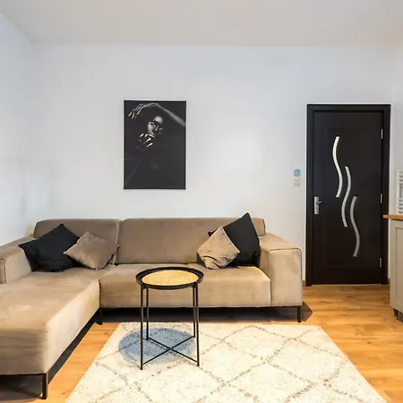 Black Rose Apartment