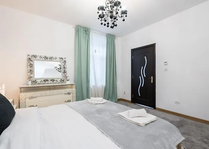 Black Rose Apartment *