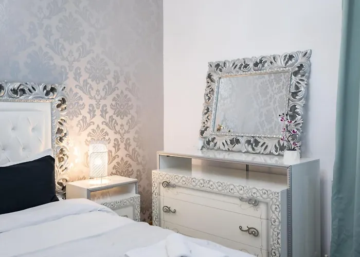 Black Rose Apartment